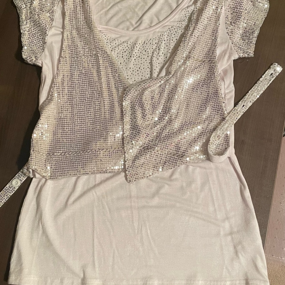 Chic White Layered Sequin Short Sleeve Tee